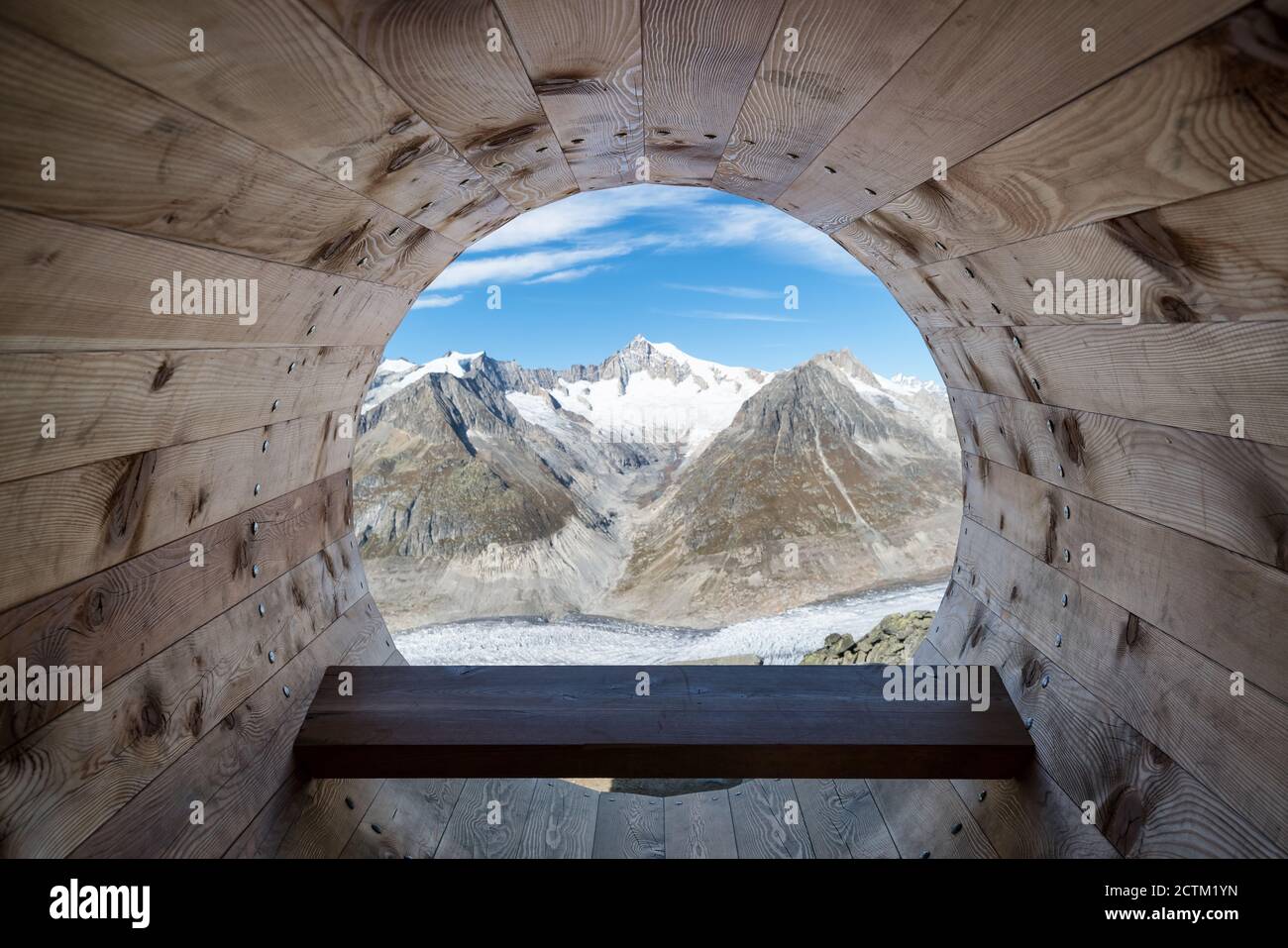 Tromba ad orecchio gigante sopra il ghiacciaio dell'Aletsch, Svizzera Foto Stock