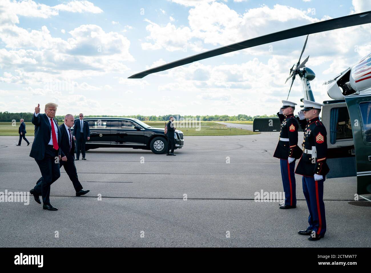 Il 25 giugno 2020, il presidente Trump è arrivato all'aeroporto regionale di Menominee nel Michigan e si è imbarcato su Marine One per viaggiare verso l'aeroporto internazionale di Green Bay-Austin Struble nel Wisconsin per la sua visita ufficiale. Foto Stock