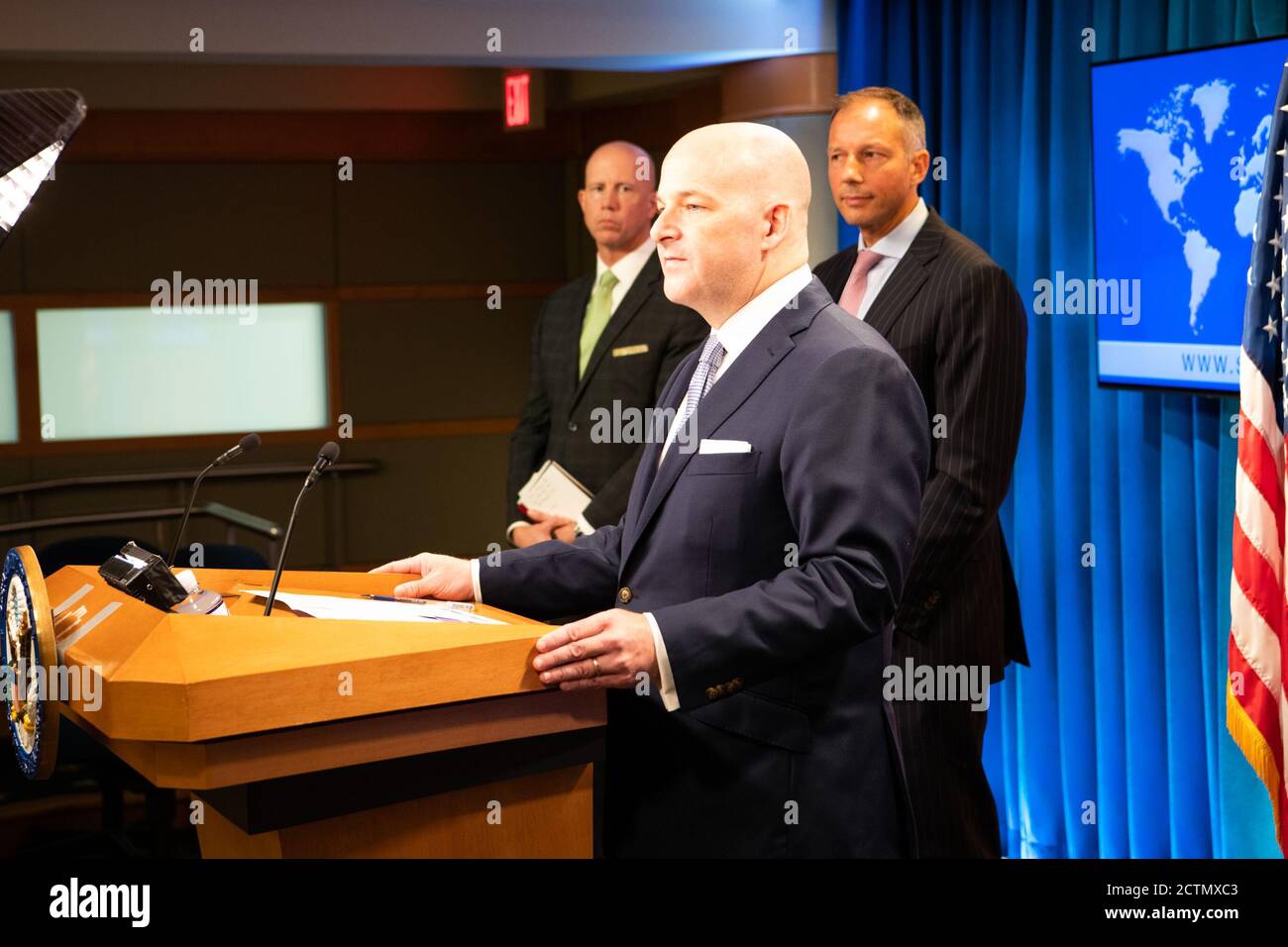 Il vice segretario Christopher Robinson fa osservazioni ai media il 15 luglio 2020, a Washington, D.C., discutendo della politica estera degli Stati Uniti e del Bureau of European and Eurasian Affairs. Foto Stock