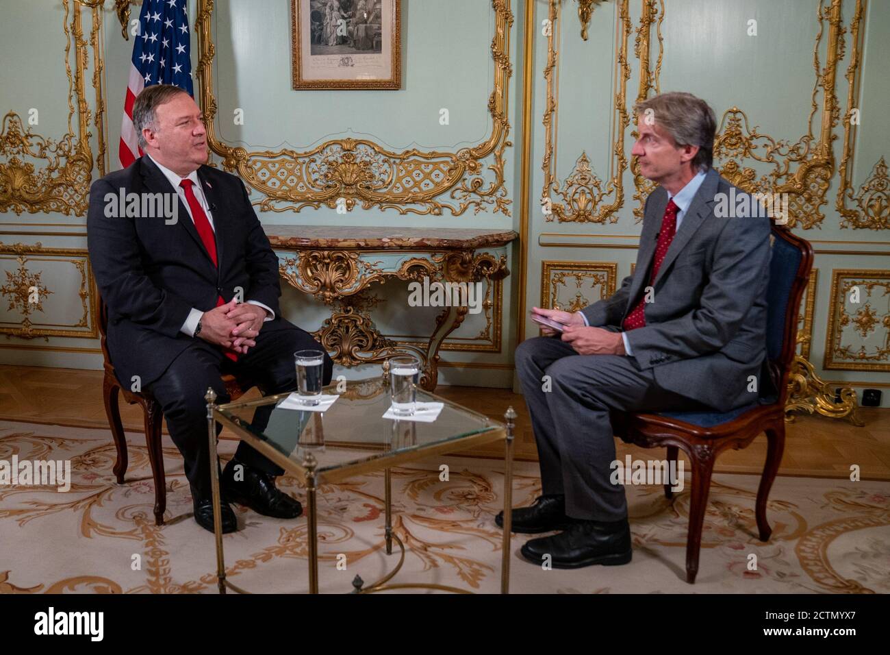 Il 12 agosto 2020, il Segretario di Stato degli Stati Uniti Michael Pompeo è stato intervistato da radio Free Europe/radio Liberty (RFE/RL) a Praga, Repubblica Ceca, discutendo la politica estera degli Stati Uniti e le relazioni internazionali. Foto Stock