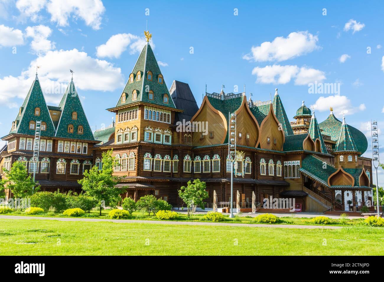 Mosca, Russia – 6 luglio 2017. Ricostruzione del Grande Palazzo di legno nella riserva-museo di Kolomenskoe a Mosca. Foto Stock