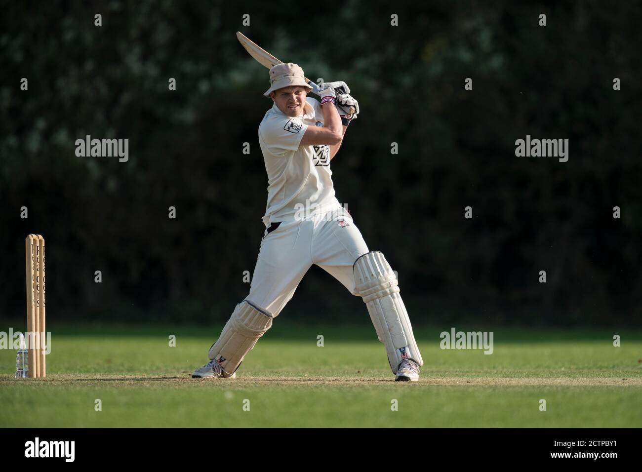 Batsman che gioca sparato Foto Stock