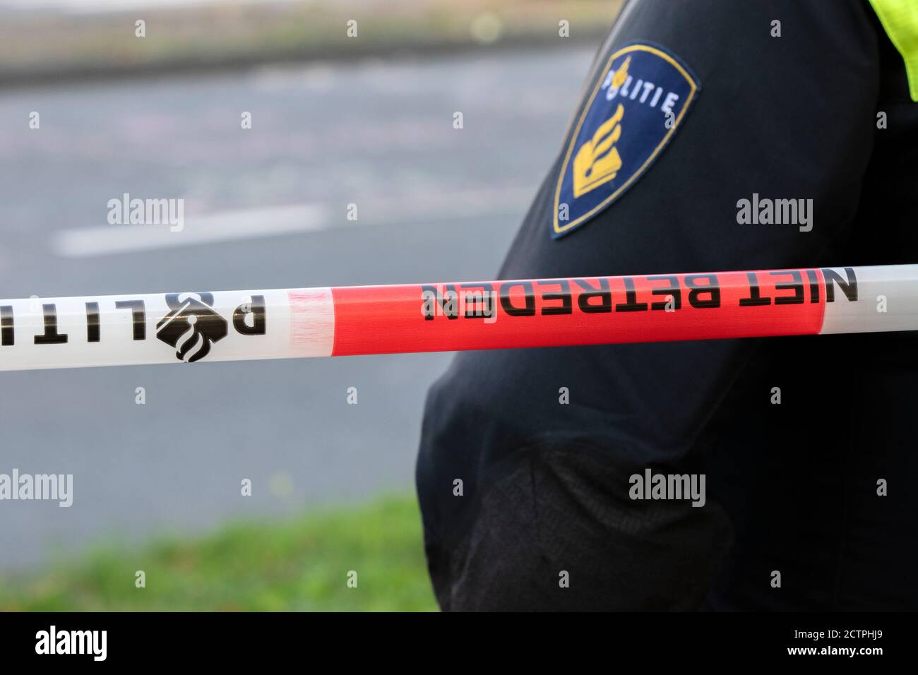 Police Man Behind Ducktape ad Amsterdam Paesi Bassi 21-9-2020 Foto Stock