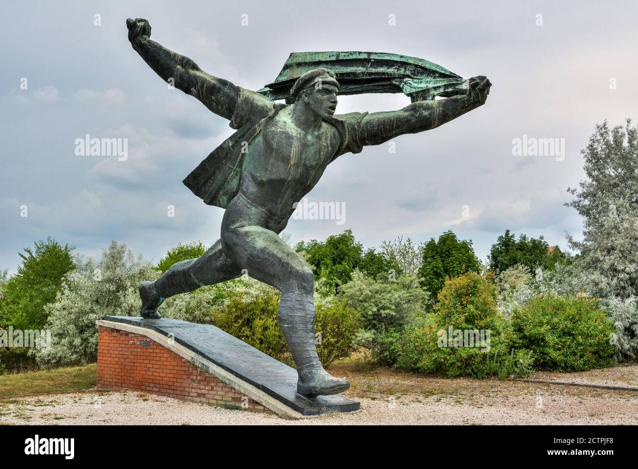 Budapest, Ungheria – 6 giugno 2017. Monumento della Repubblica dei Consigli al Memento Park di Budapest. Monumento in bronzo di Istvan Kiss risale al 1969 Foto Stock