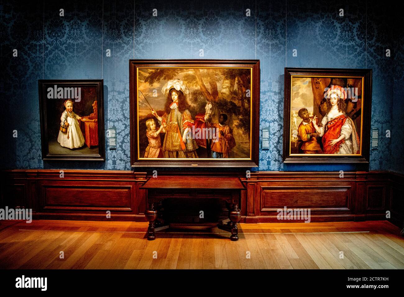 Pittura nella nuova sala. Il museo Mauritshuis sta allestendo una nuova sala per una presentazione permanente di opere dedicate a Johan Maurits, conte di Nassau-Siegen e cliente della Mauritshuis. Foto Stock