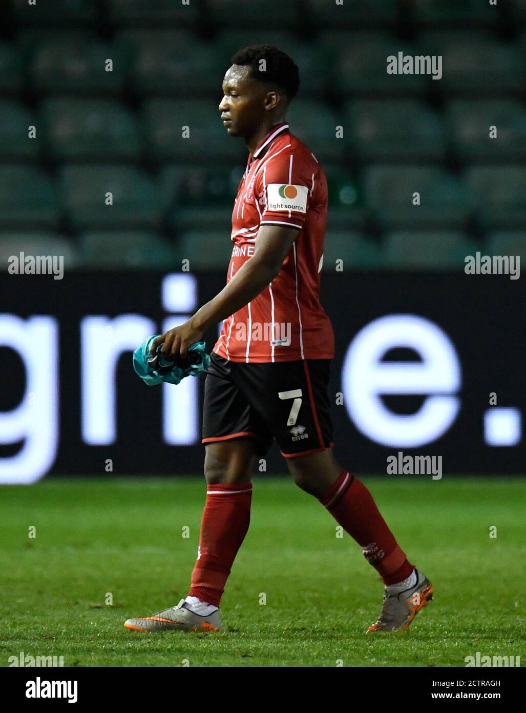 Il Tayo Edun di Lincoln City si allontana dopo la terza partita della Carabao Cup allo stadio LNER, Lincoln. Foto Stock