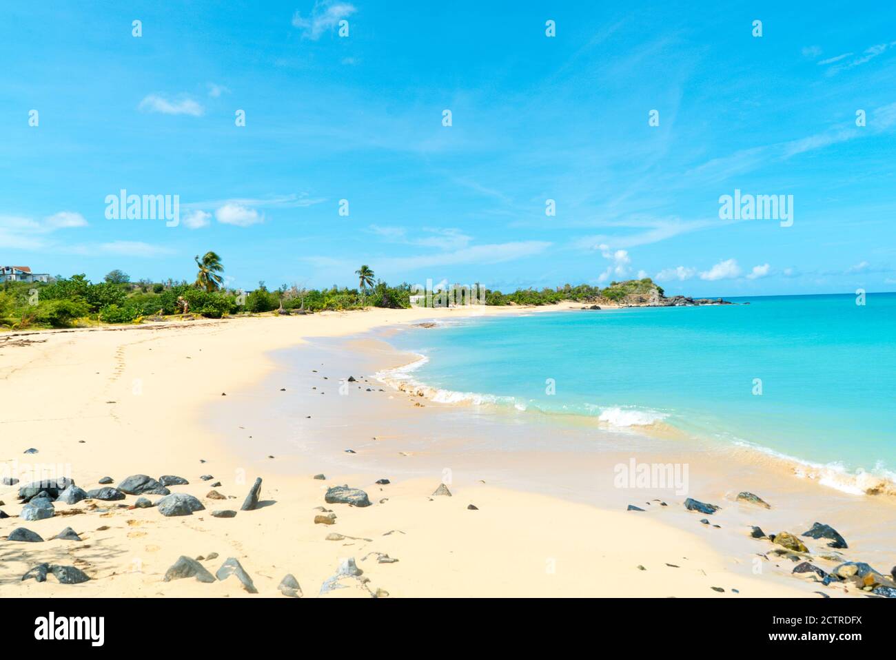 Spiaggia Happy Bay sull'isola caraibica di saint martin. Happy Bay spiaggia su st.maarten Foto Stock