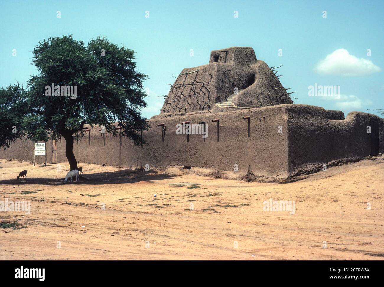 Gao, Mali. Tomba di Aschia Muhammad. Settembre 1982. Foto Stock