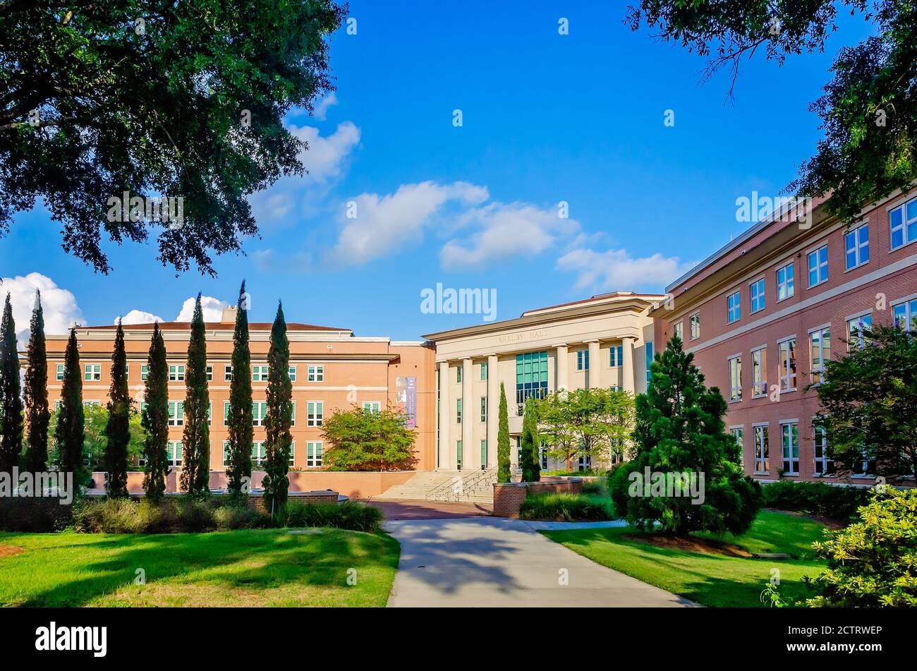 Shelby Hall, dove si trova il College of Engineering, è raffigurato presso l'Università dell'Alabama meridionale, 22 agosto 2020, a Mobile, Alabama. Foto Stock