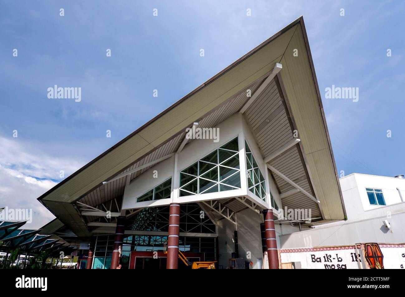 Davao International Airport con il suo concetto di aeromobile di stile architettonico Foto Stock