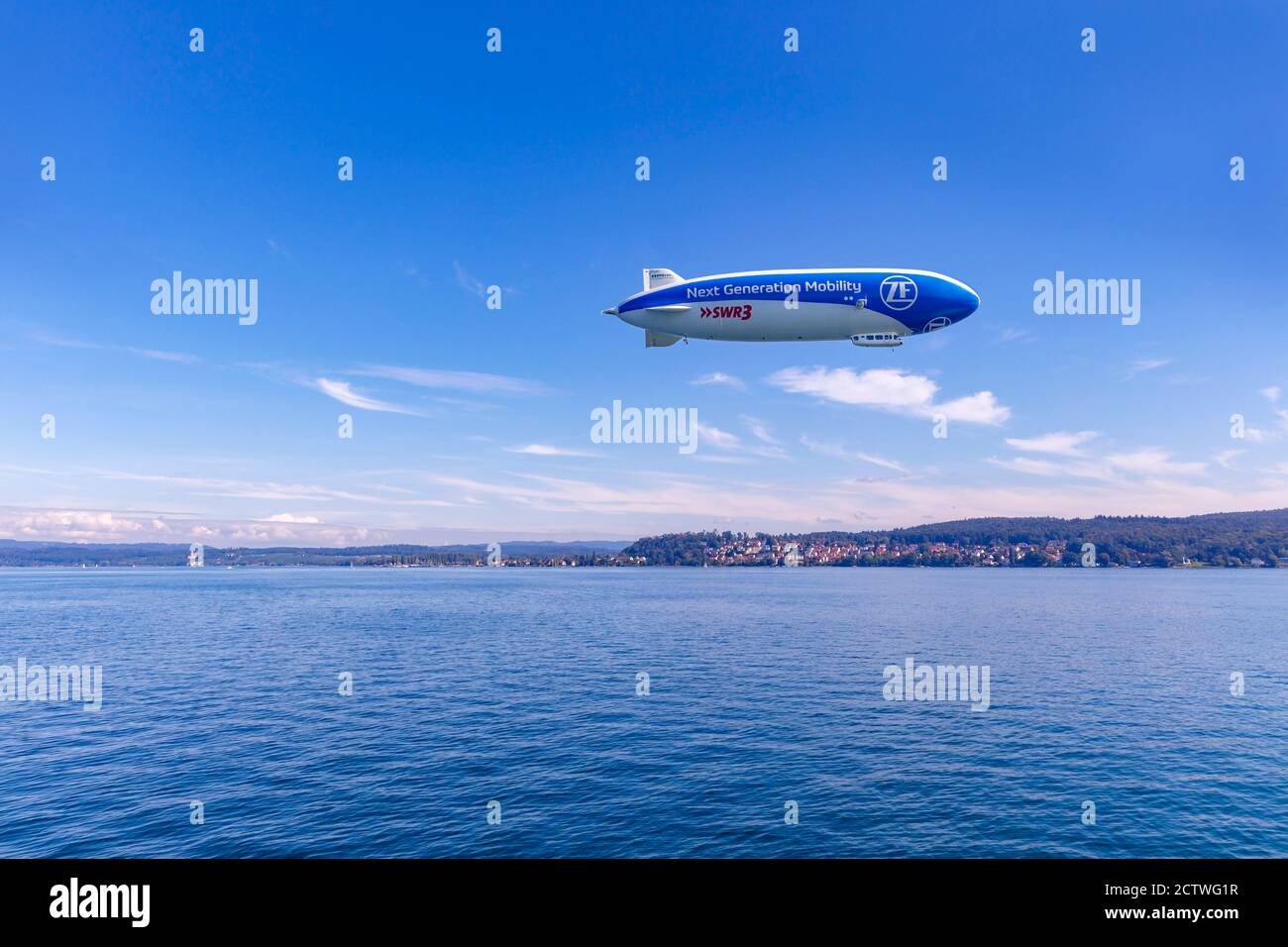 Zeppeling volo sul lago Bodensee di Costanza Baden-Wuerttemberg Germania Europa Foto Stock
