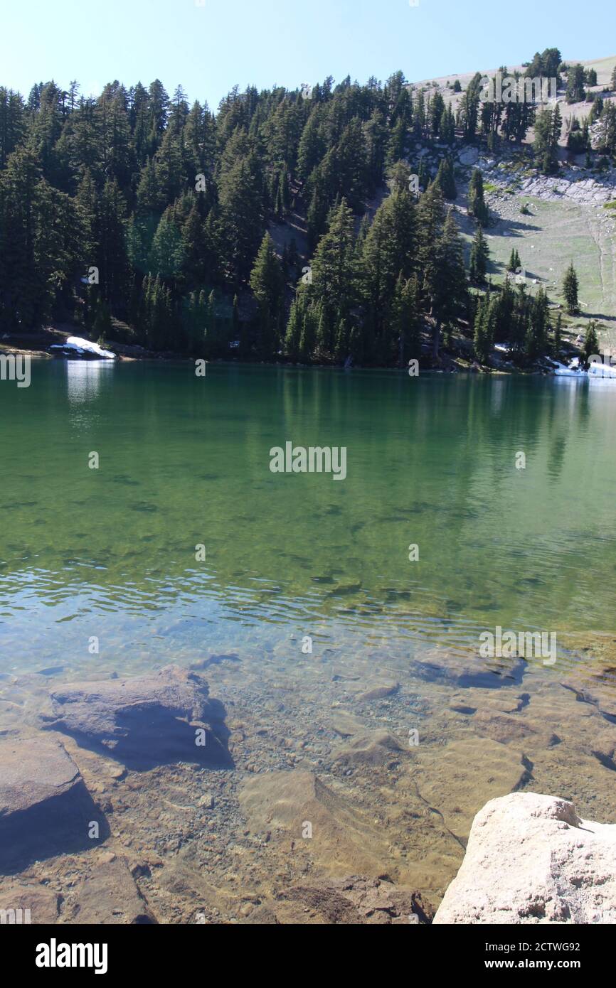 Lago Manzanita nel Lassen Volcanic National Park, California Foto Stock