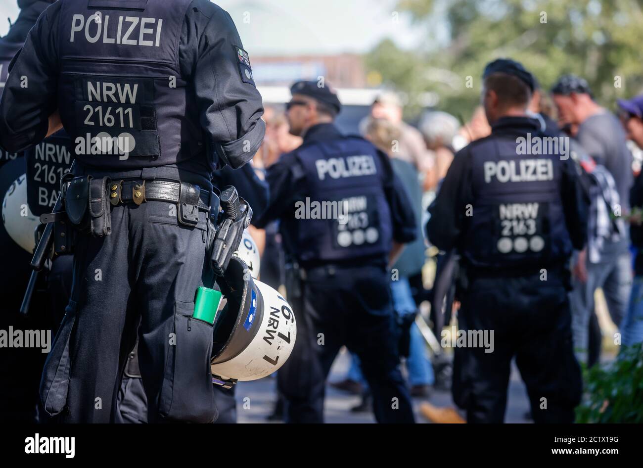 20.09.2020, Duesseldorf, Renania Settentrionale-Vestfalia, Germania - polizia NRW in servizio a dimostrazione anticorona, dimostrazione contro la politica sanitaria di Foto Stock