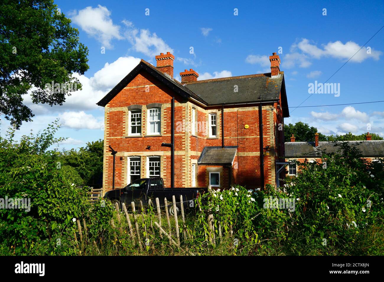 Il Doctor's House, un edificio vittoriano in mattoni che faceva parte di un ex ospedale di isolamento a Moatenden, Vauxhall Lane, Kent, Inghilterra Foto Stock