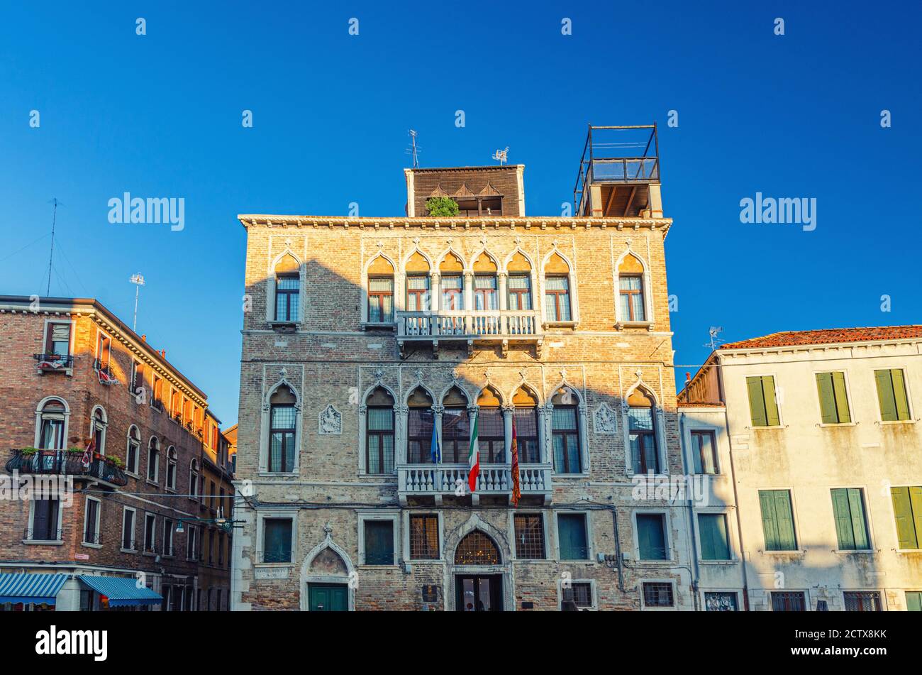 Venezia, Italia, 13 settembre 2019: Palazzo Nani Mocenigo Palazzo in stile  barocco su fondamenta di stretto canale d'acqua nel centro storico della  città, regione Veneto Foto stock - Alamy