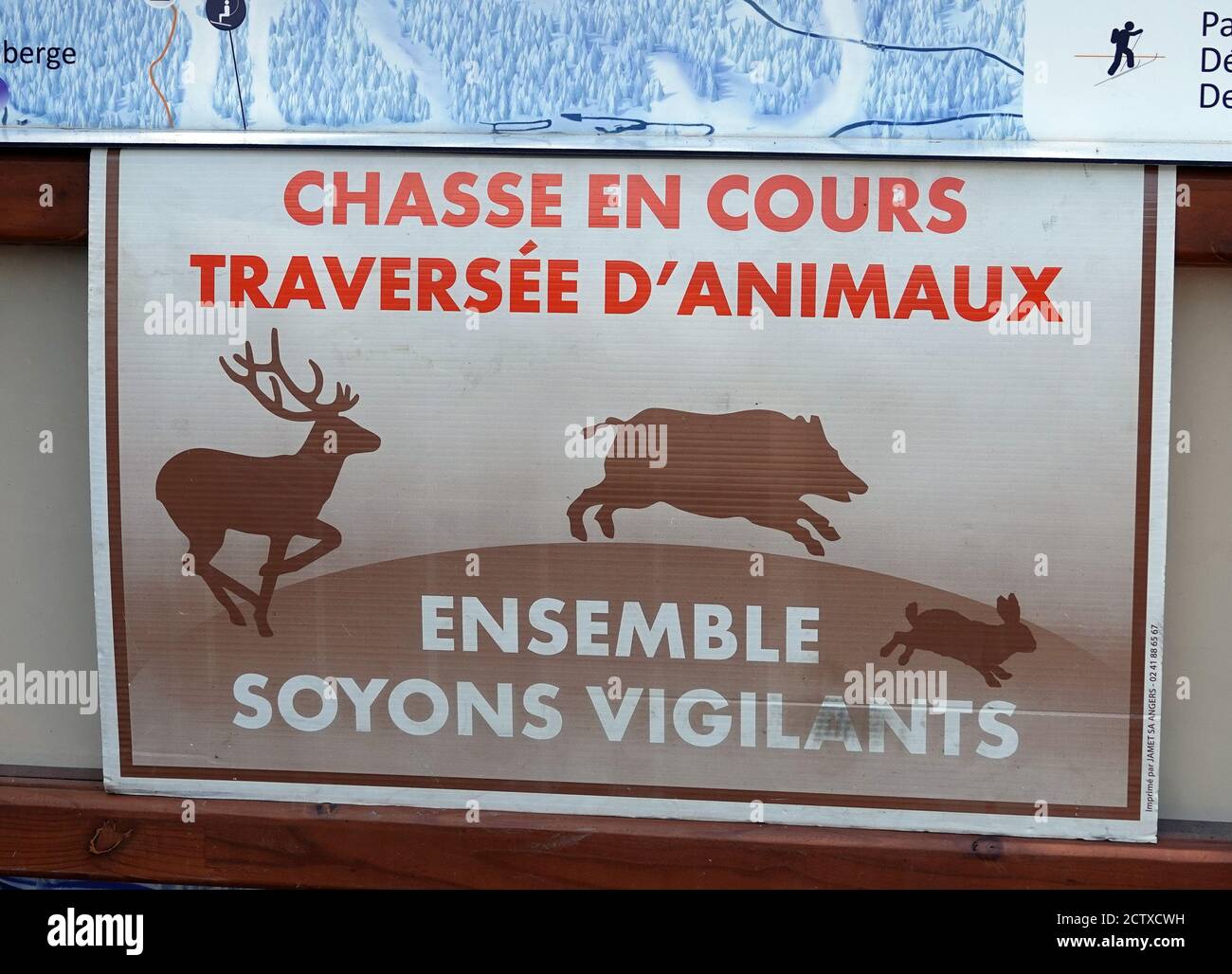 Segnale di avvertimento sulla caccia in corso, essere vigili, Puy-Satine-Vincent, Francia Foto Stock