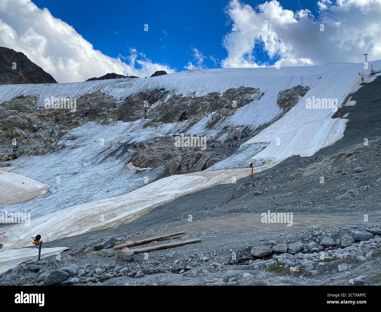 Il ghiacciaio Tiefenbach, situato vicino a Sölden, nelle Ötztal Alpi