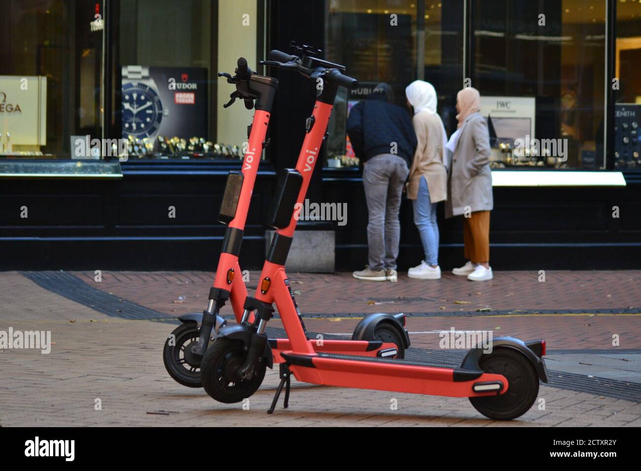 Voi Scooter elettrici a Birmingham Foto Stock
