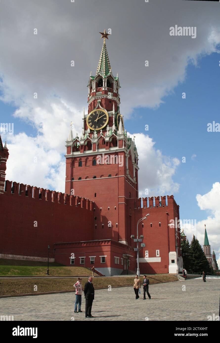Torre Spasskaya, Cremlino, Piazza Rossa, Mosca, Russia Foto Stock