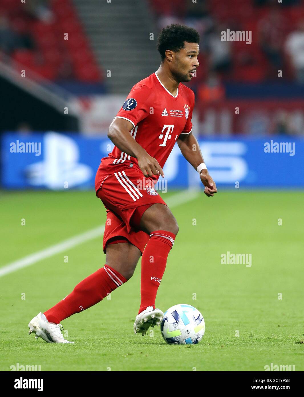 Budapest, Ungarn. Firo: 24.09.2020 Fuvuball, football UEFA Super Cup 2020 FC Bayern Mvºnchen Muenchen - Sevilla FC 2: 1 NV FCB Serge Gnabry, azione individuale, | usage worldwide Credit: dpa/Alamy Live News 2020 Foto Stock