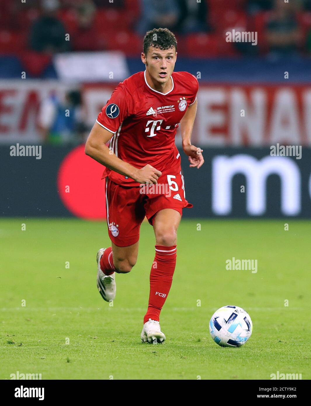 Budapest, Ungarn. 2020 settembre 24.09.2020. Firo: 2020 Fuvuball, calcio UEFA Super Cup Mvºnchen FC Bayern   Muenchen - Sevilla FC 2: 1 NV FCB Benjamin Pavard, azione individuale, | utilizzo nel mondo Credit: dpa/Alamy Live News Foto Stock