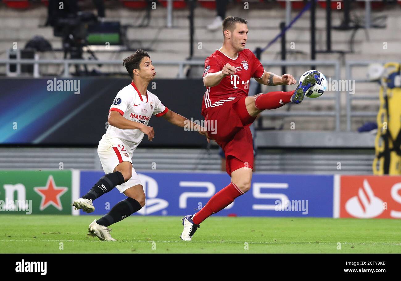 Budapest, Ungarn. Firo: 24.09.2020 Fuvuball, Football UEFA Super Cup 2020 FC Bayern Mvºnchen Muenchen - Sevilla FC 2: 1 NV FCB Niklas Svºle, Suele, duelli, duello, | usage worldwide Credit: dpa/Alamy Live News 2020 Foto Stock