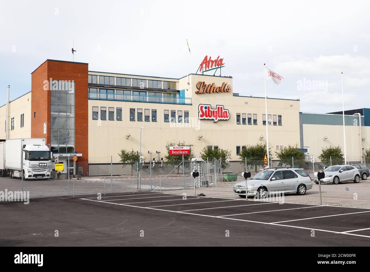 Skollersta, Svezia - 3 luglio 2020: La fabbrica di salumi di Lithells di proprietà di Atria con il marchio di fast food Sibylla. Foto Stock