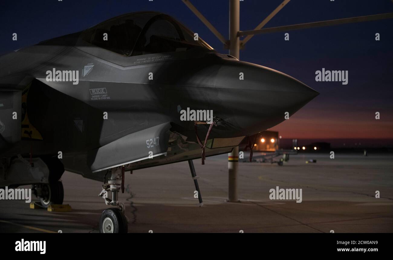 Un aereo da combattimento US Air Force F-35 Lightning II è pronto a volare il 14 settembre 2020, Hill Air Force base, Utah. Il F-35 Lightning II ha iniziato a sostituire il F-16 Fighting Falcon a Hill nel settembre del 2015. (STATI UNITI Air Force foto di Tech. SGT. Phil Cowen) Foto Stock