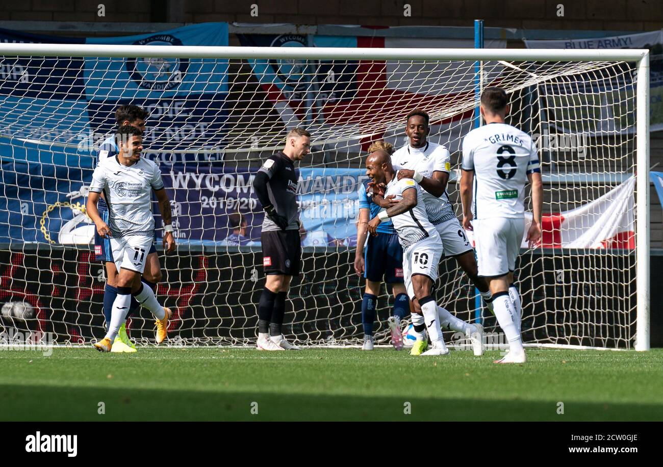 High Wycombe, Regno Unito. 26 Settembre 2020. Andre Ayew di Swansea City festeggia il primo gol durante la partita del campionato Sky Bet tra Wycombe Wanderers e Swansea City ad Adams Park, High Wycombe, Inghilterra, il 26 settembre 2020. Foto di Liam McAvoy. Credit: Prime Media Images/Alamy Live News Foto Stock