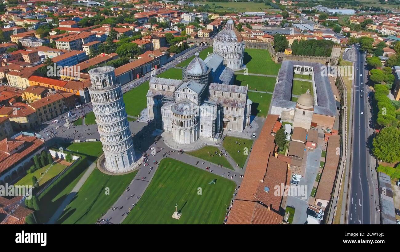 Veduta aerea del campo dei Miracoli a Pisa, Toscana. Drone punto di  osservazione della famosa Piazza dei Miracoli, Italia Foto stock - Alamy