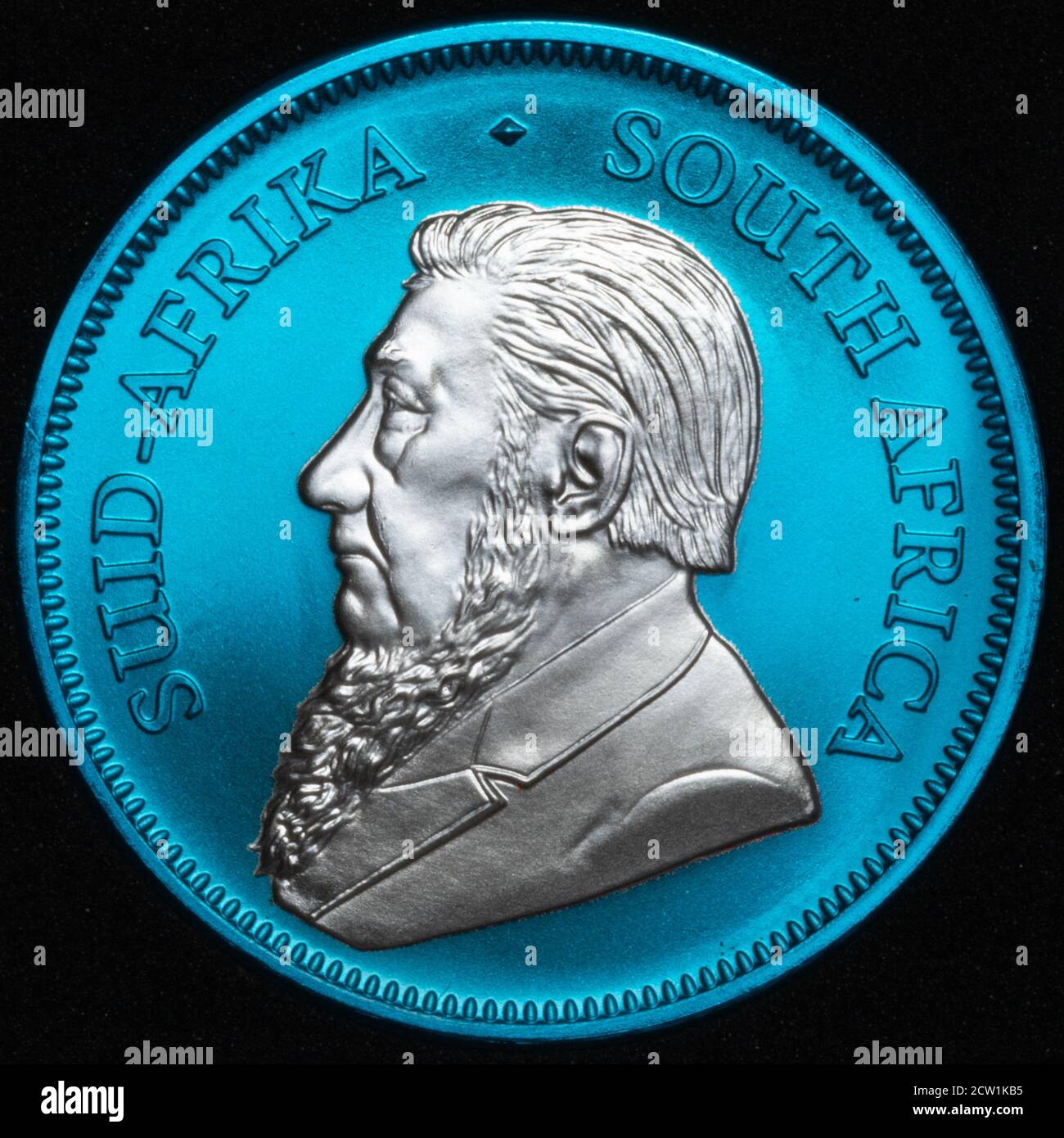 Krugerrand Sud Africa 1 oncia argento blu moneta bullio su Sfondo nero Foto Stock