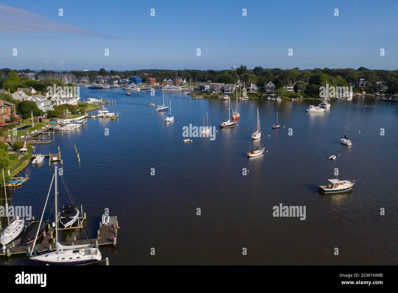 Vista aerea delle barche da Spa Creek ad Annapolis, Marylend in una soleggiata giornata estiva Foto Stock