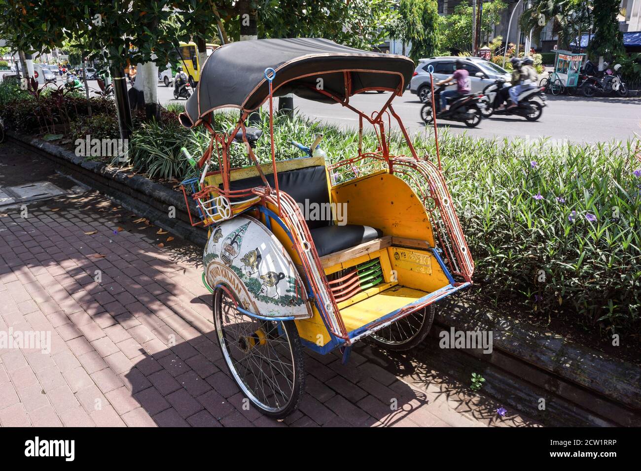 tuk tuk sulla passeggiata laterale a java Foto Stock