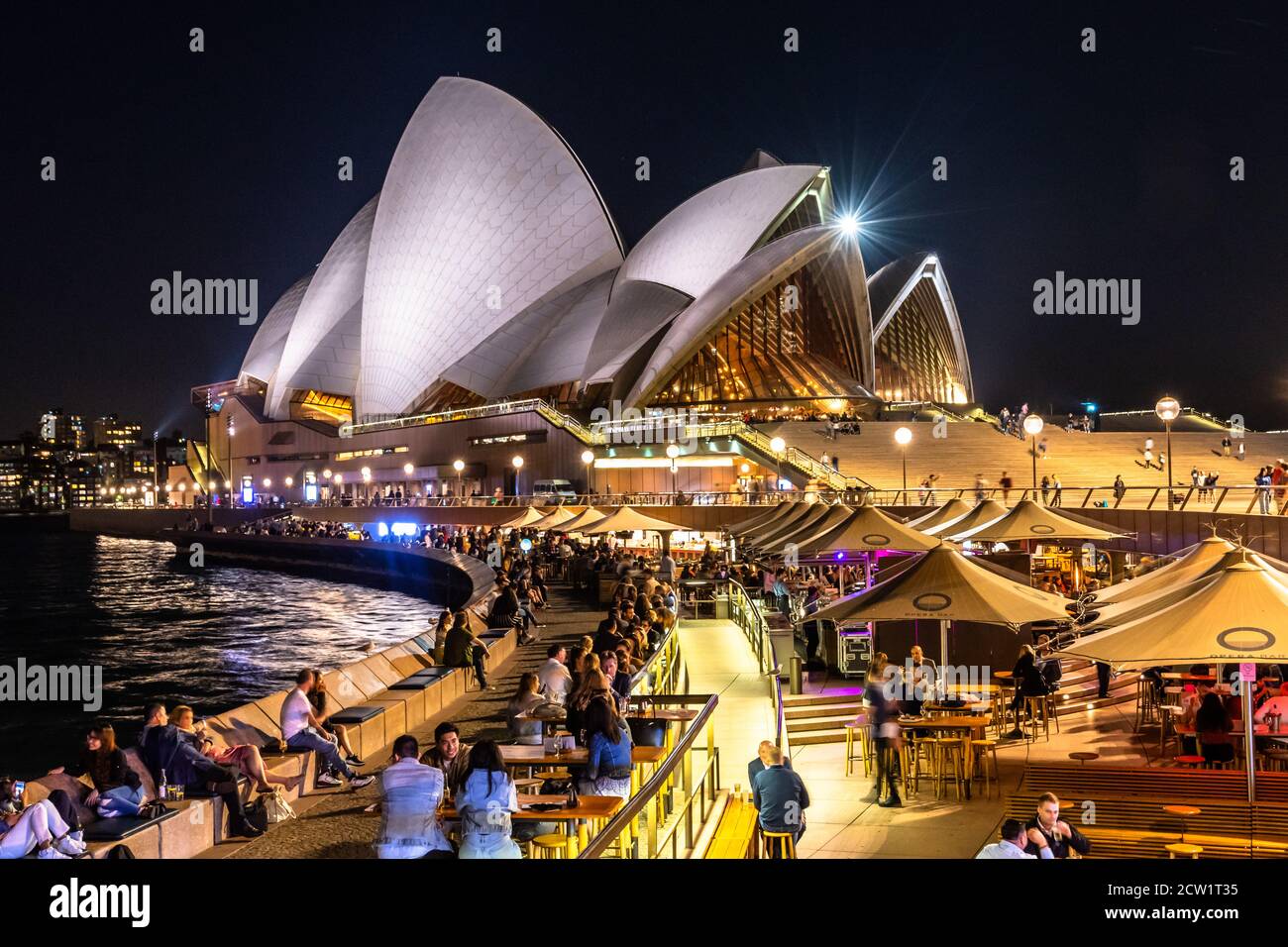 Sydney, Australia - 10 2018: L'Opera House illuminata di notte Foto Stock