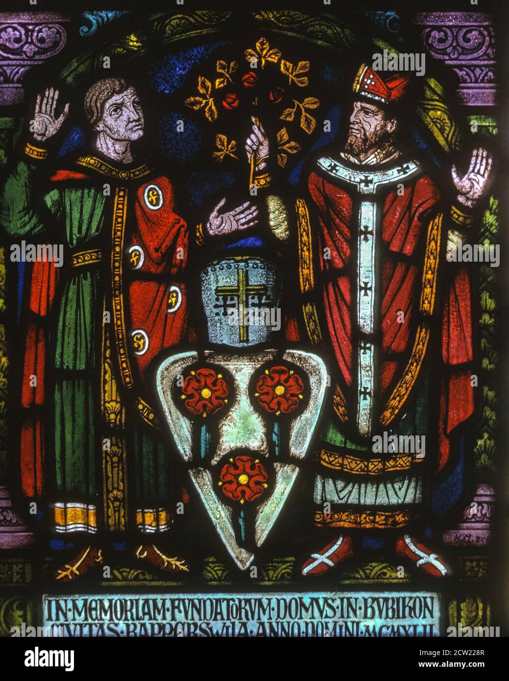 Bubikon, Svizzera. Vetrate colorate, Ritterhaus, un sito patrimonio nazionale. Fotografato luglio 1966. Foto Stock