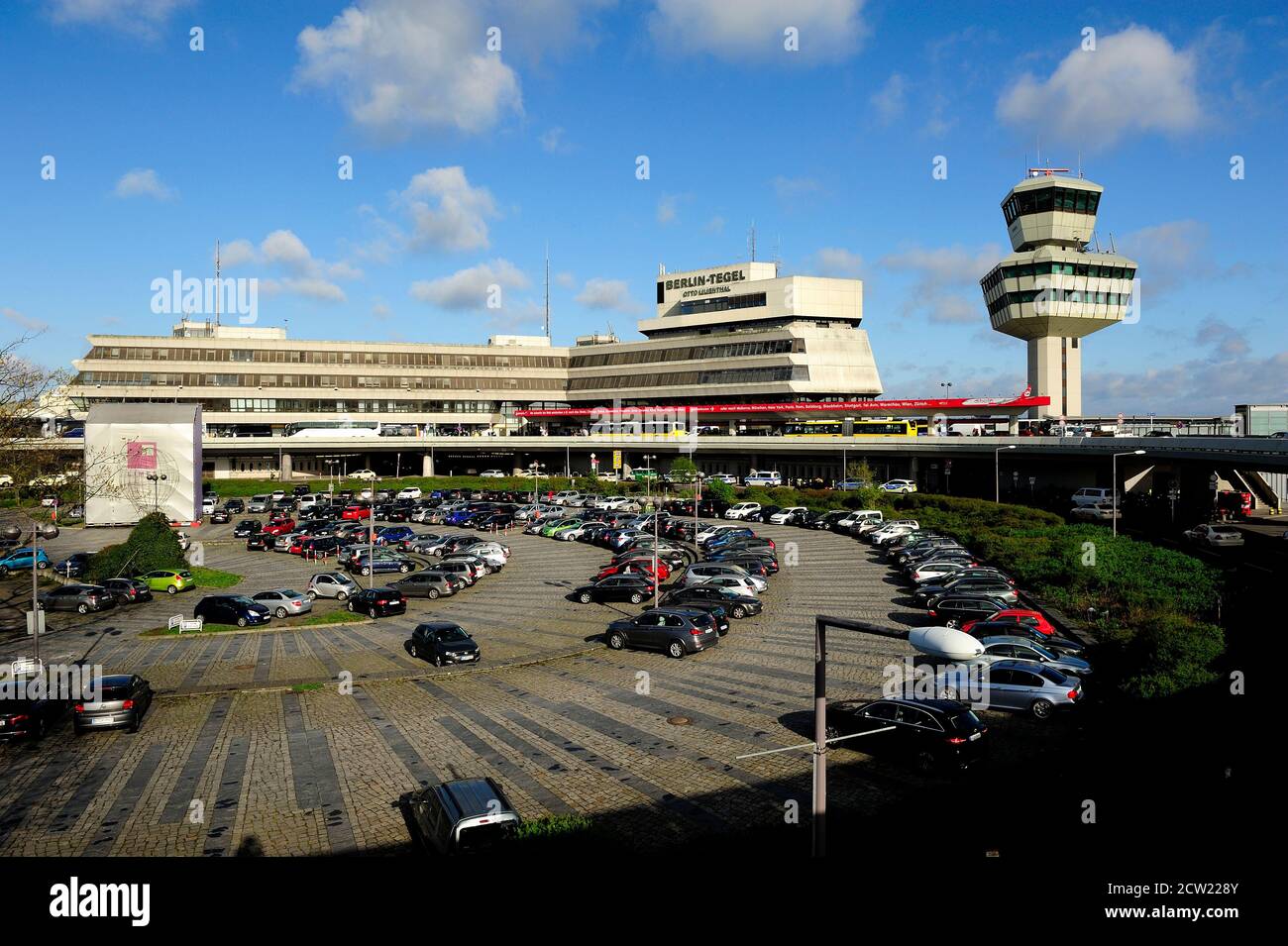 aeroporto, aeroporti, berlino, berlino-tegel, edificio, capitale, capitali, città, città, giorno, viaggio, viaggio, viaggi Foto Stock