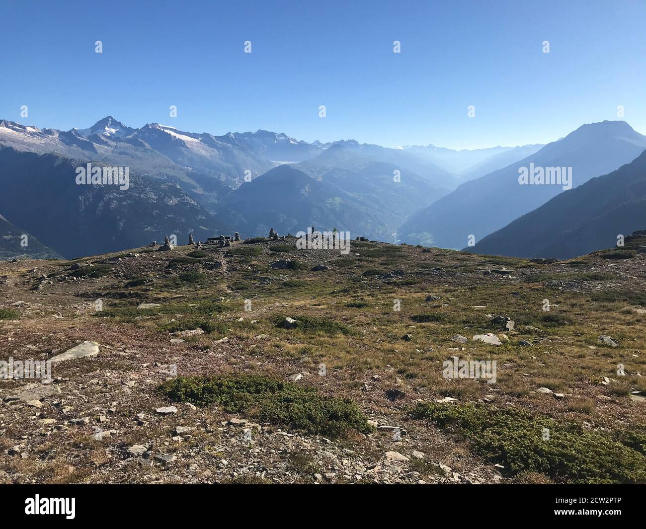 Vista dal Gebidum vicino alle torri Visp il Rodano superiore valle con il Goms Foto Stock