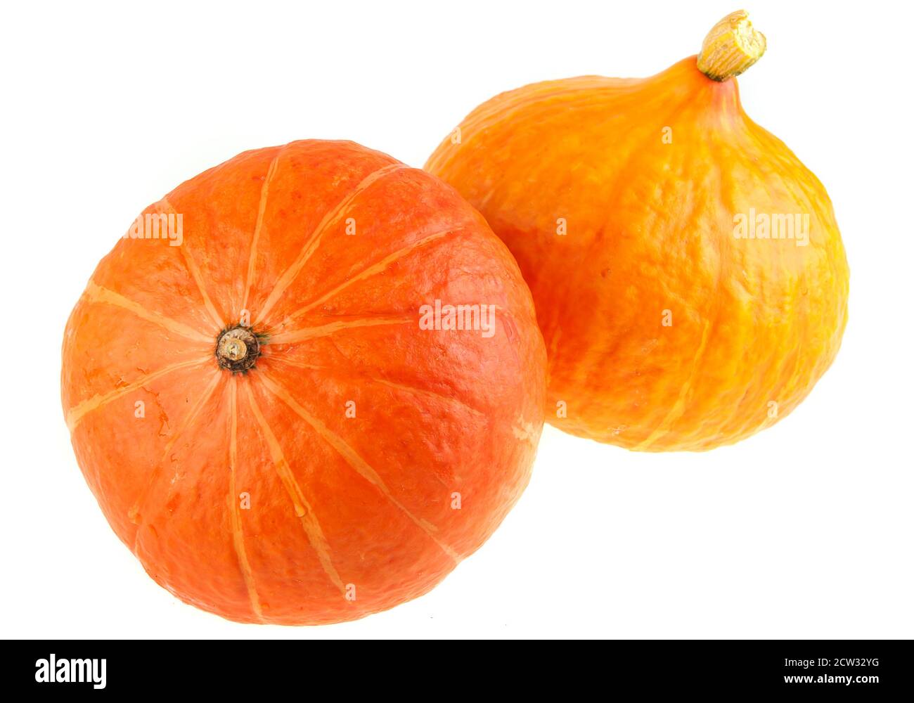Due zucche Hokkaido isolate su bianco Foto Stock