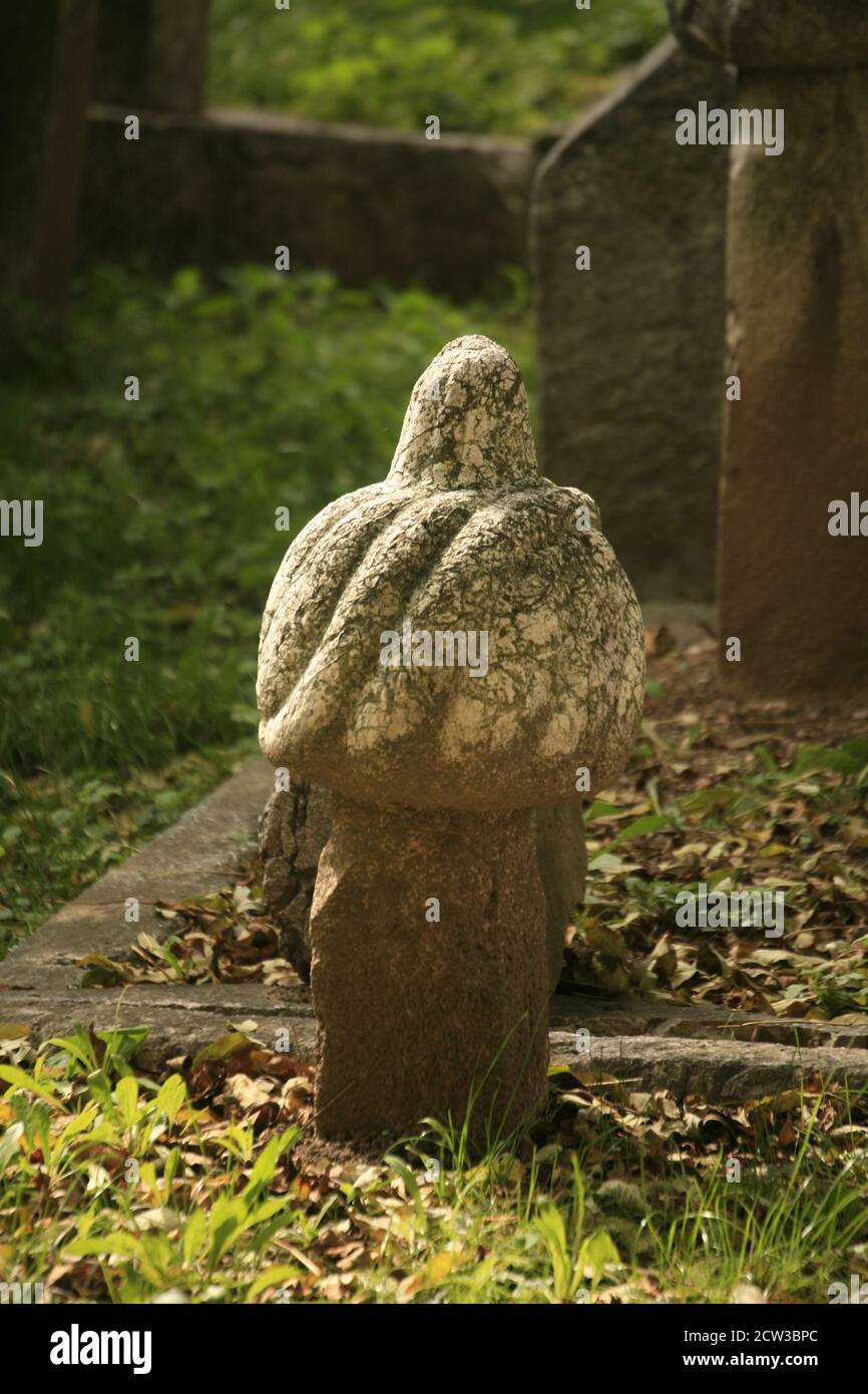 Ci sono cimiteri a causa della guerra anche vicino a. centro Foto Stock