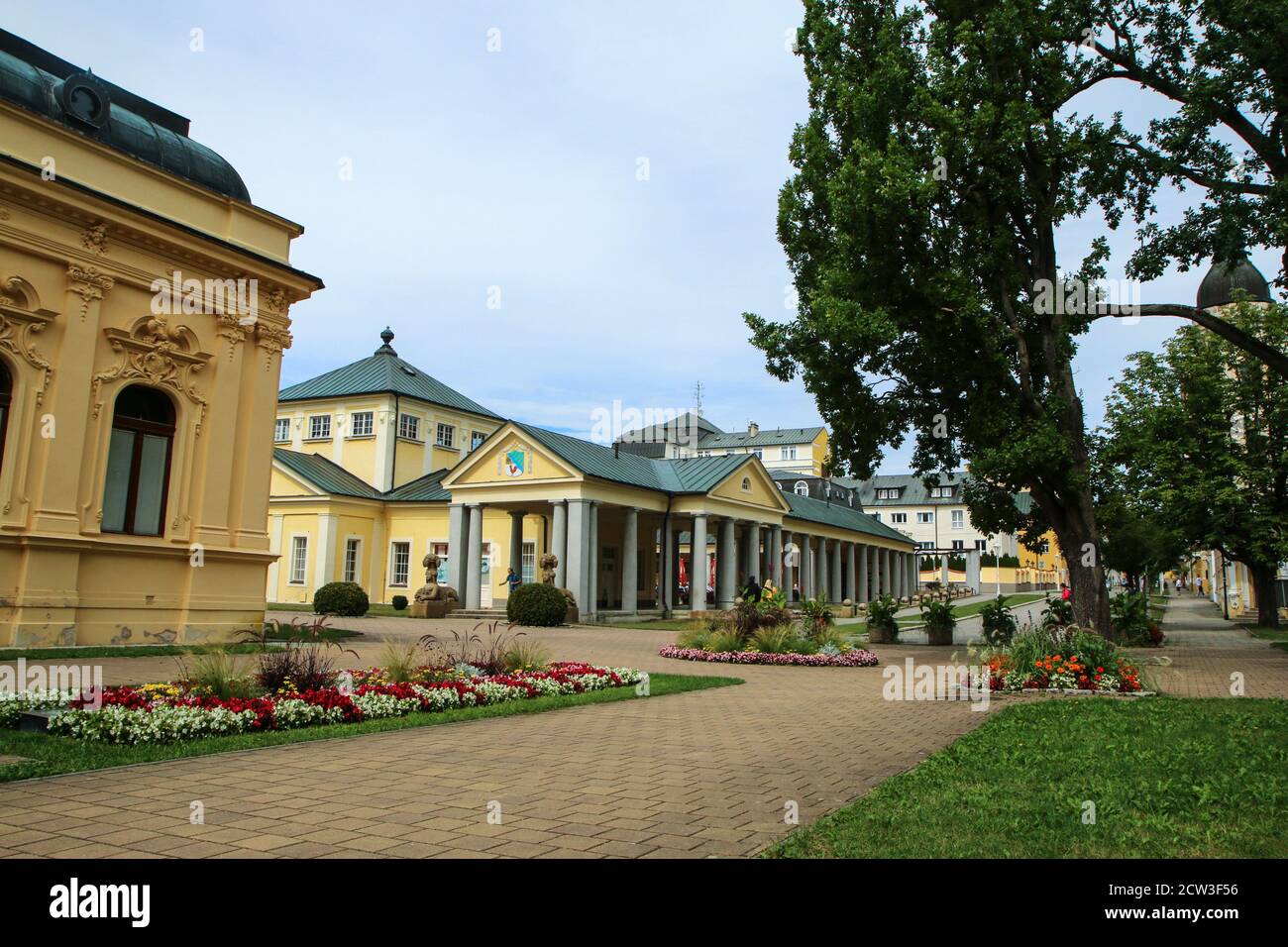 Il centro storico della tradizionale città termale di Františkovy Lázně, nella Repubblica Ceca. Il centro benessere e l'attrazione turistica. Foto Stock