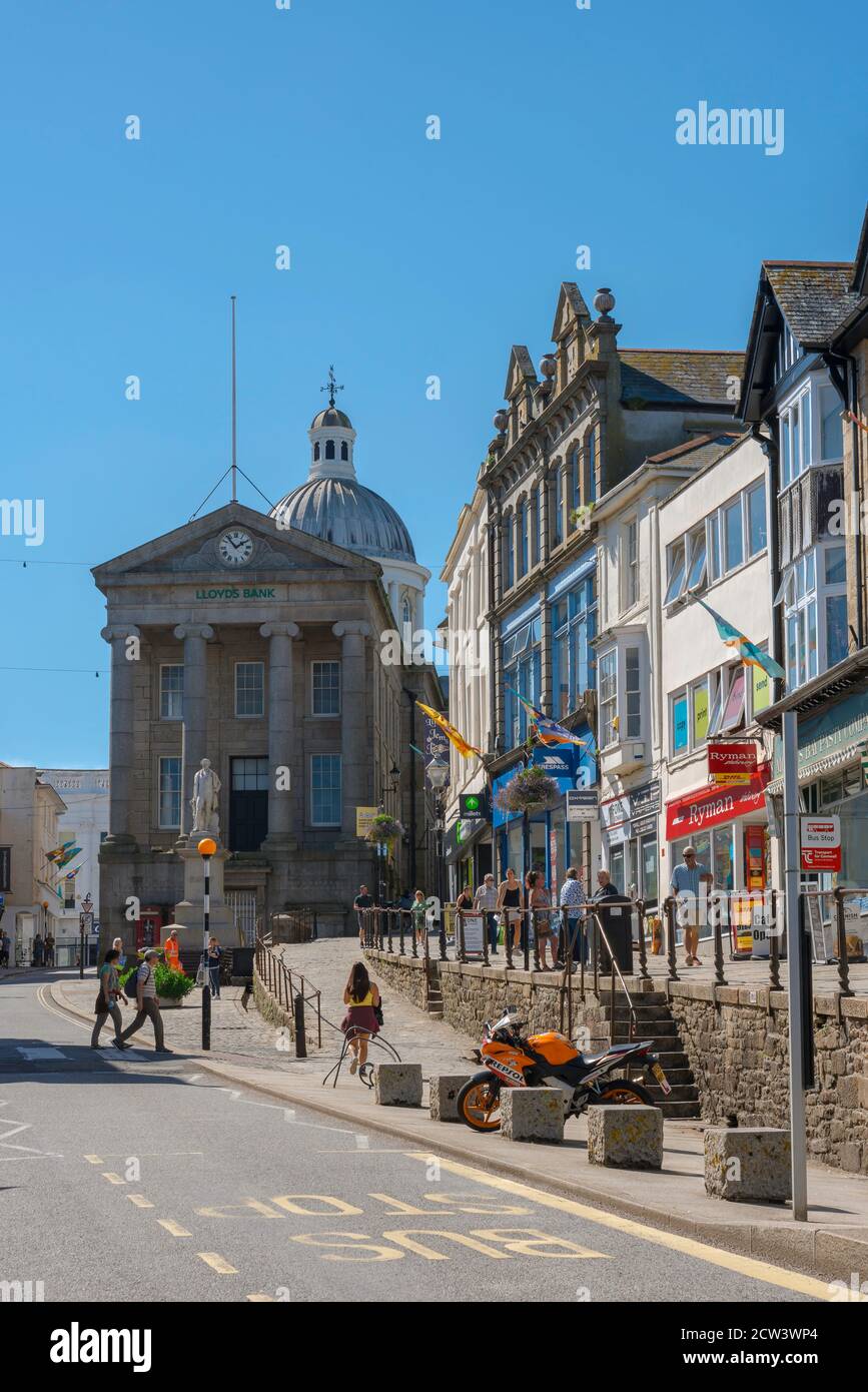 Penzance Cornwall, vista in estate di Market Place nel centro di Penzance, Cornovaglia, Inghilterra sud-occidentale, Regno Unito Foto Stock