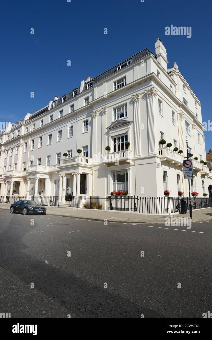 Upper Belgrave Street stucco Terrace, Belgravia, Londra, Regno Unito Foto Stock