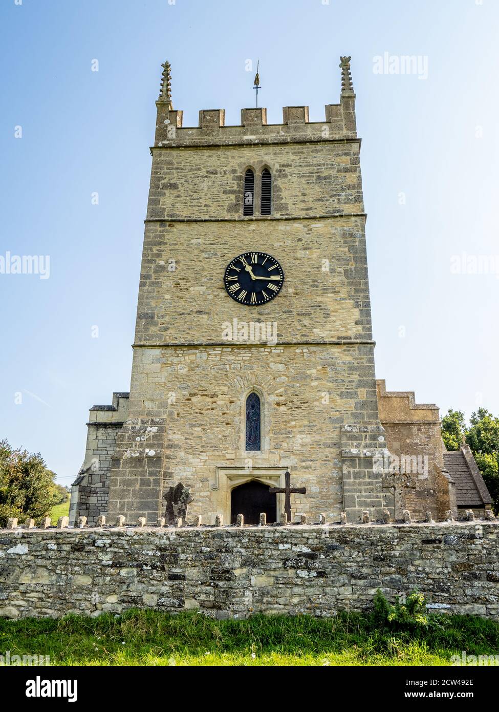 Chiesa di San Giovanni Battista sulla collina a Old Sodbury sulla Cotswold Way in Gloucestershire UK Foto Stock