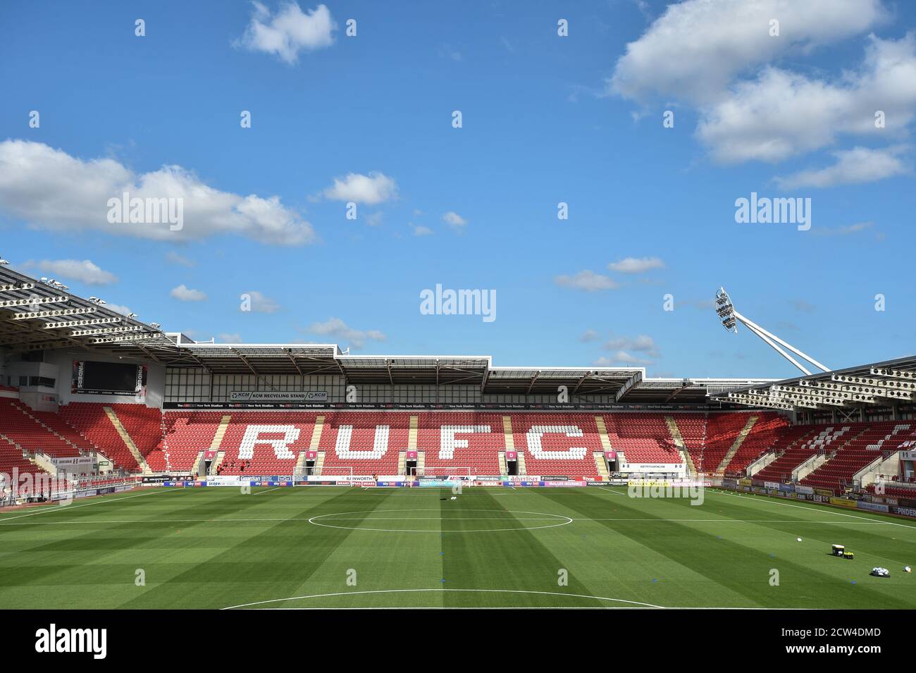 Vista generale del New York Stadium, prima del calcio d'inizio tra Rotherham United e Millwall FC nel campionato. Foto Stock