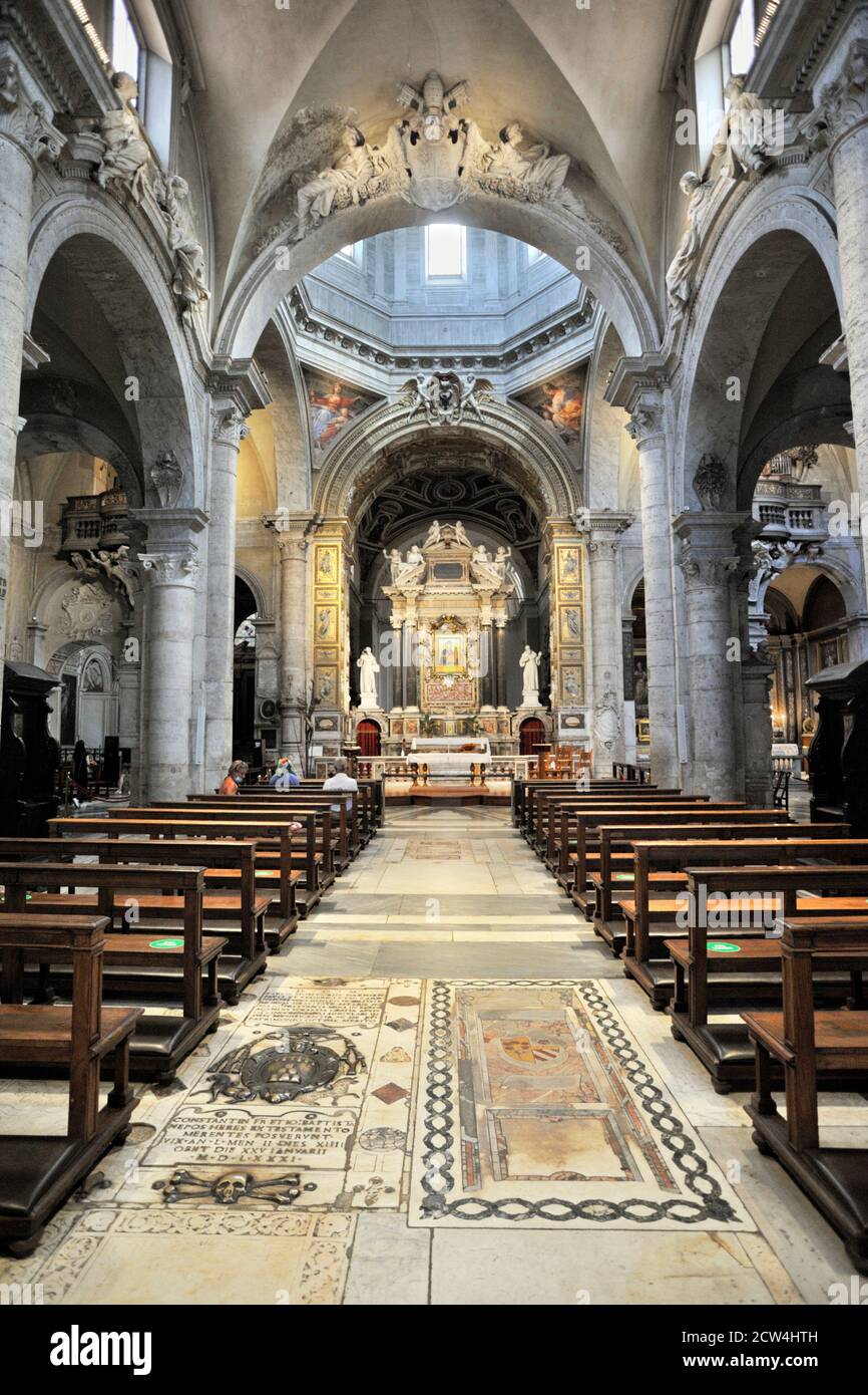 Italia, Roma, interno della chiesa di Santa Maria del Popolo Foto Stock
