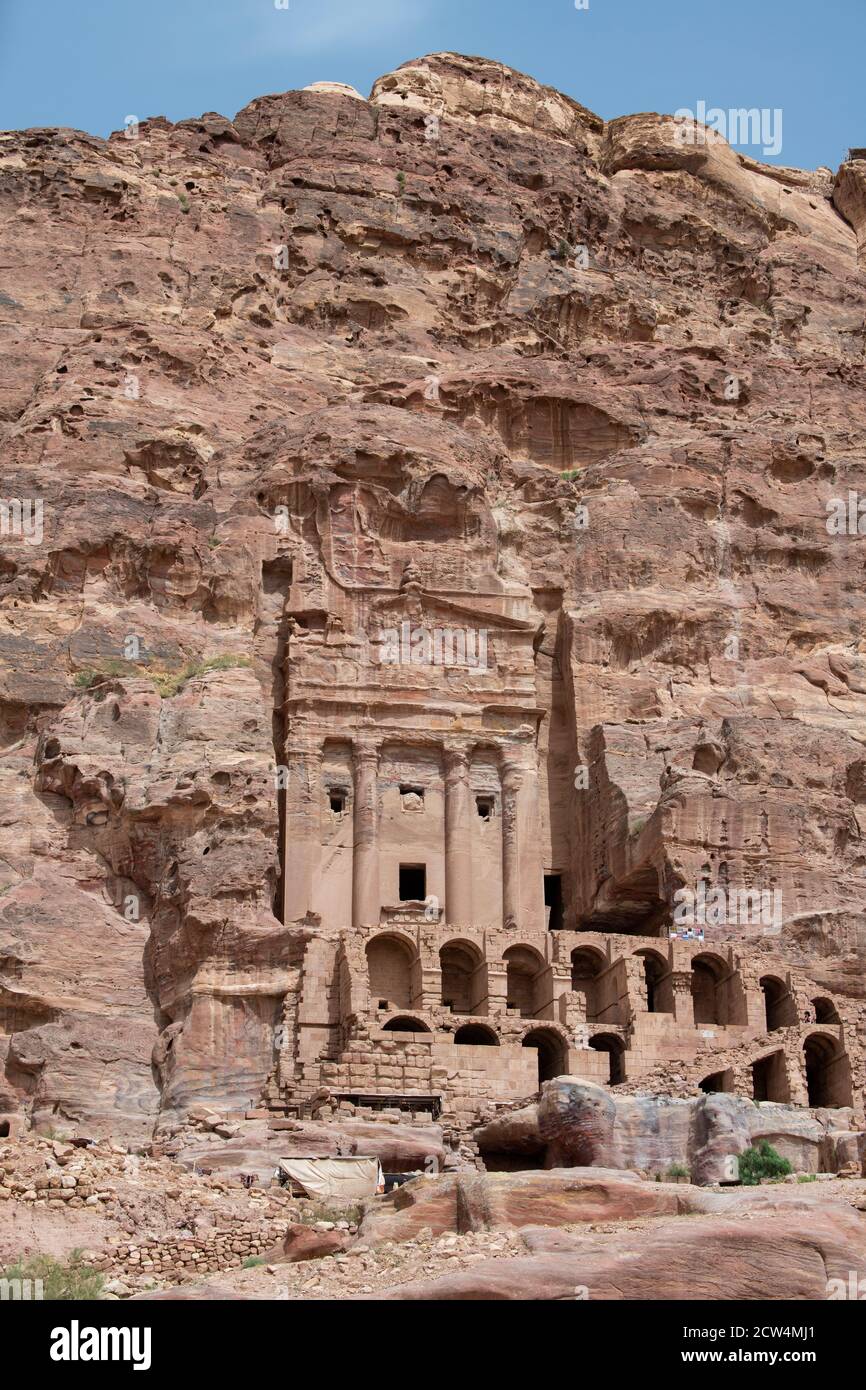 Giordania, Petra (UNESCO) le Tombe reali scolpite in roccia solida. Foto Stock