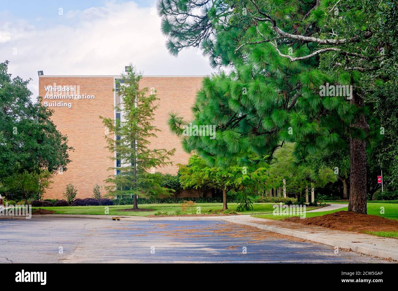 Whiddon Administration Building è raffigurato presso l'Università del Sud Alabama, 22 agosto 2020, a Mobile, Alabama. Foto Stock