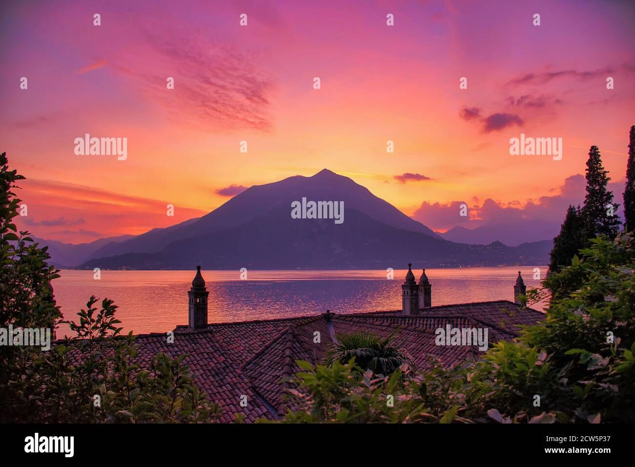 Tramonto sul lago Foto Stock