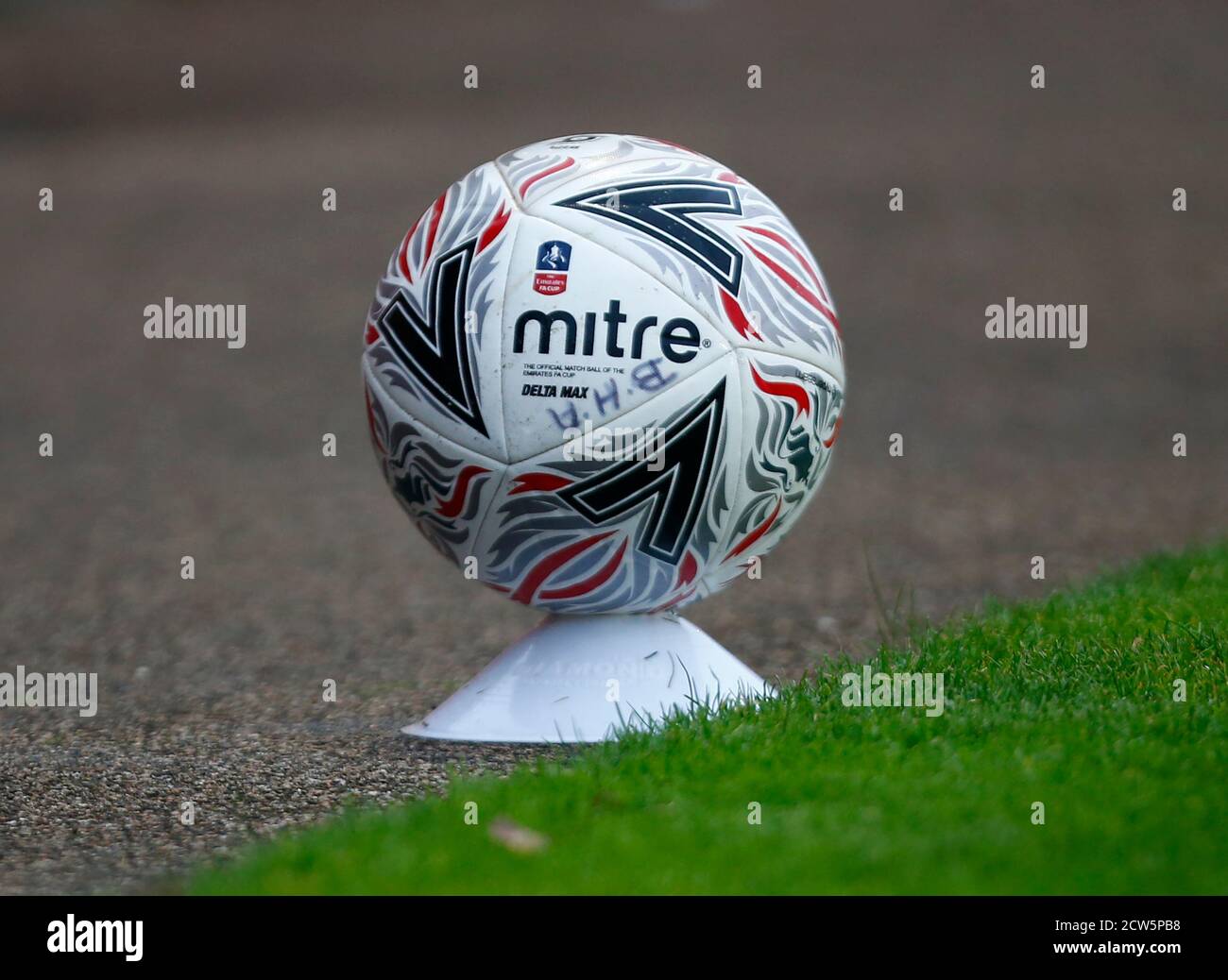 Crawley, Regno Unito. 01 Feb 2018. CRAWLEY, INGHILTERRA - SETTEMBRE 27: Palla da ballo durante la partita della fa Cup femminile di Vitality tra le donne di Brighton e Hove Albion e le donne della città di Birmingham al Broadfield Stadium il 27 settembre 2020 a Crawley, Inghilterra Credit: Action Foto Sport/Alamy Live News Foto Stock