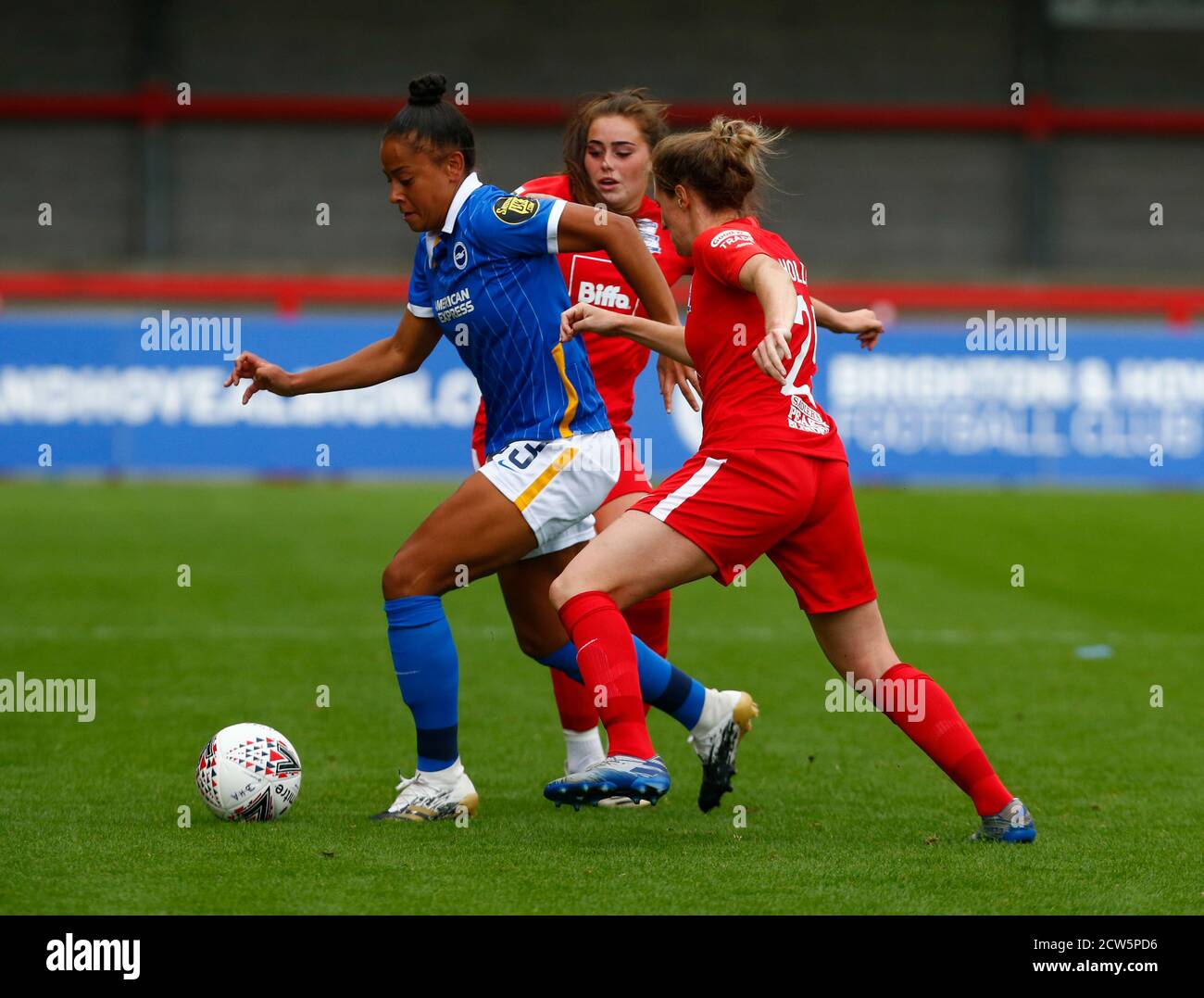 Crawley, Regno Unito. 01 Feb 2018. CRAWLEY, INGHILTERRA - SETTEMBRE 27: Rianna Jarrett di Brighton e Hove Albion WFC durante la partita della fa Cup femminile di Vitality tra le donne di Brighton e Hove Albion e le donne della città di Birmingham al Broadfield Stadium il 27 settembre 2020 a Crawley, Inghilterra Credit: Action Foto Sport/Alamy Live News Foto Stock